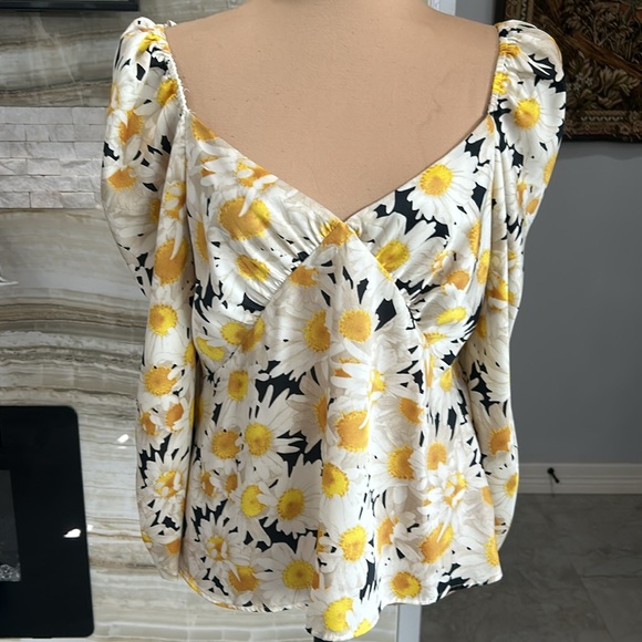 Zara Sunflower Puff Sleeve Top. Size L (274) - Picture 4 of 11